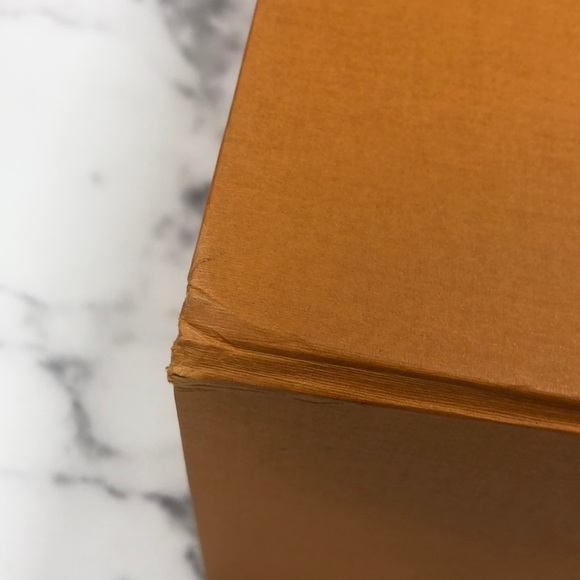 COPY - BRAND NEW Authentic Louis Vuitton XXL Luggage Box - Picture 5 of 16